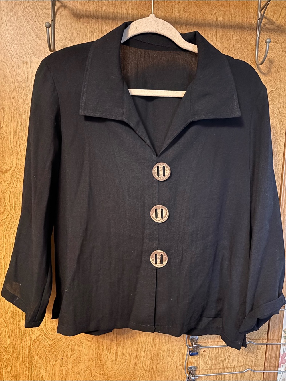 Women's Black Button-Front Shirt Jacket with Notched Collar